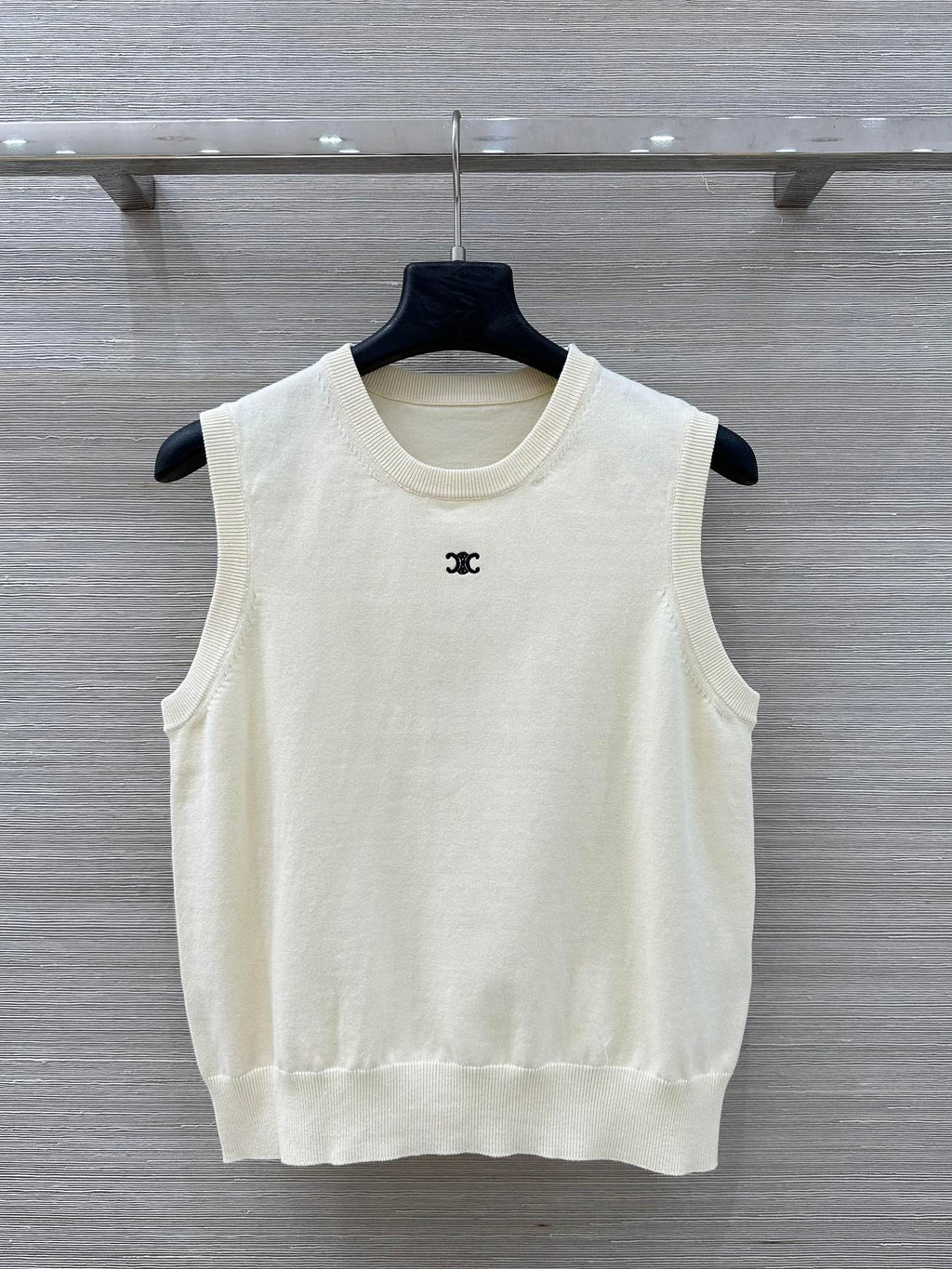 26NEW Stylish Slim-Fit Knitted Vest
