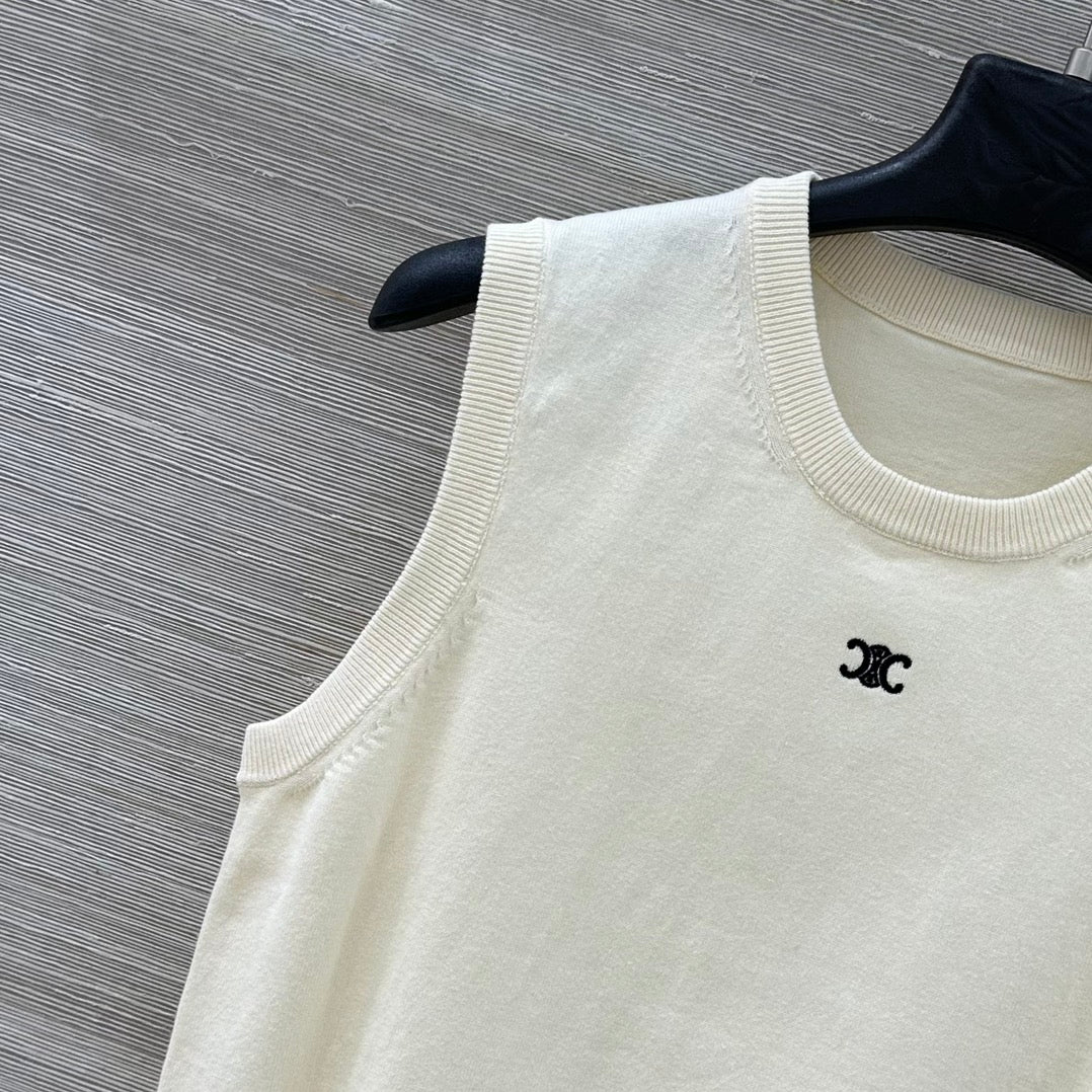 26NEW Stylish Slim-Fit Knitted Vest