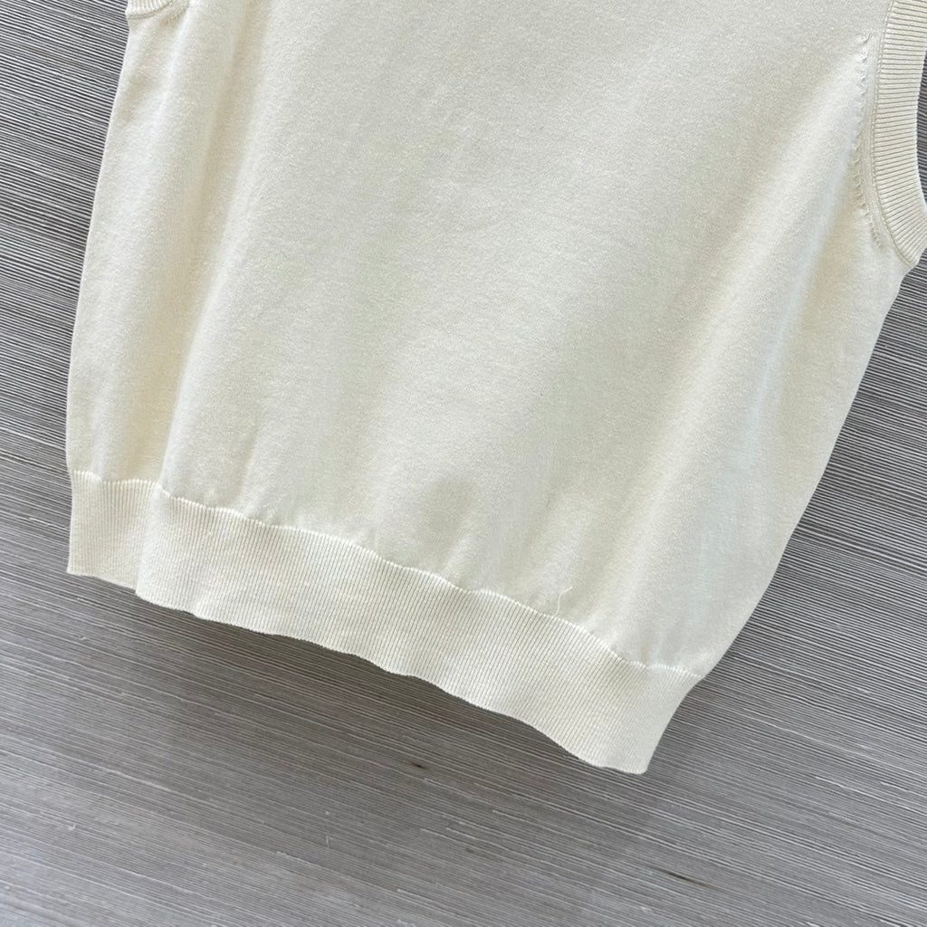 26NEW Stylish Slim-Fit Knitted Vest