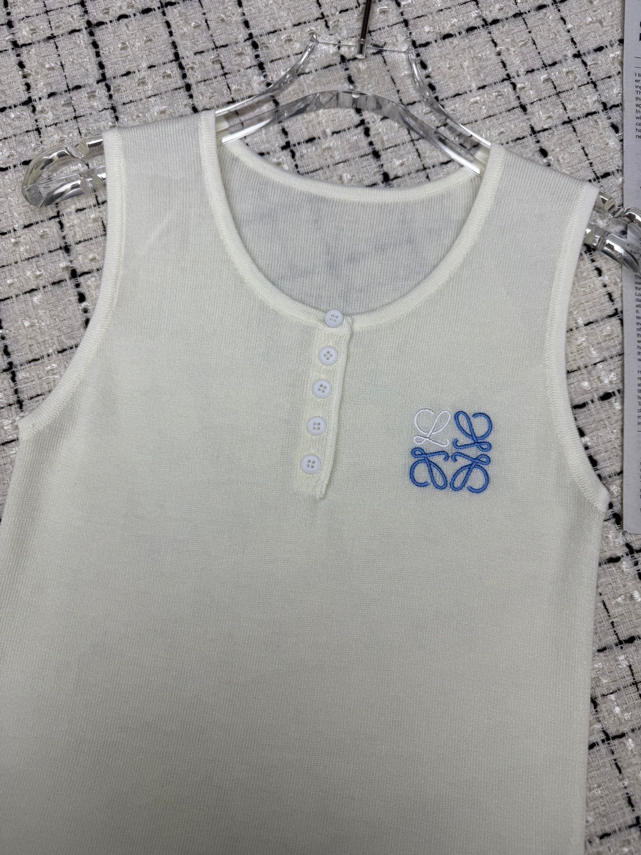 Embroidered classic knitted vest
