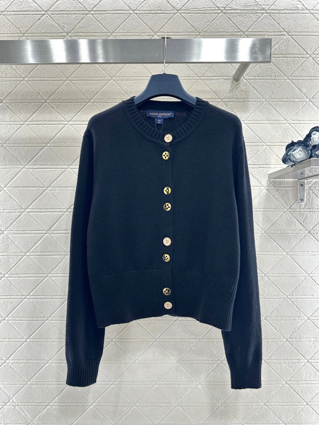 26NEW Button-Up Knitted Cardigan