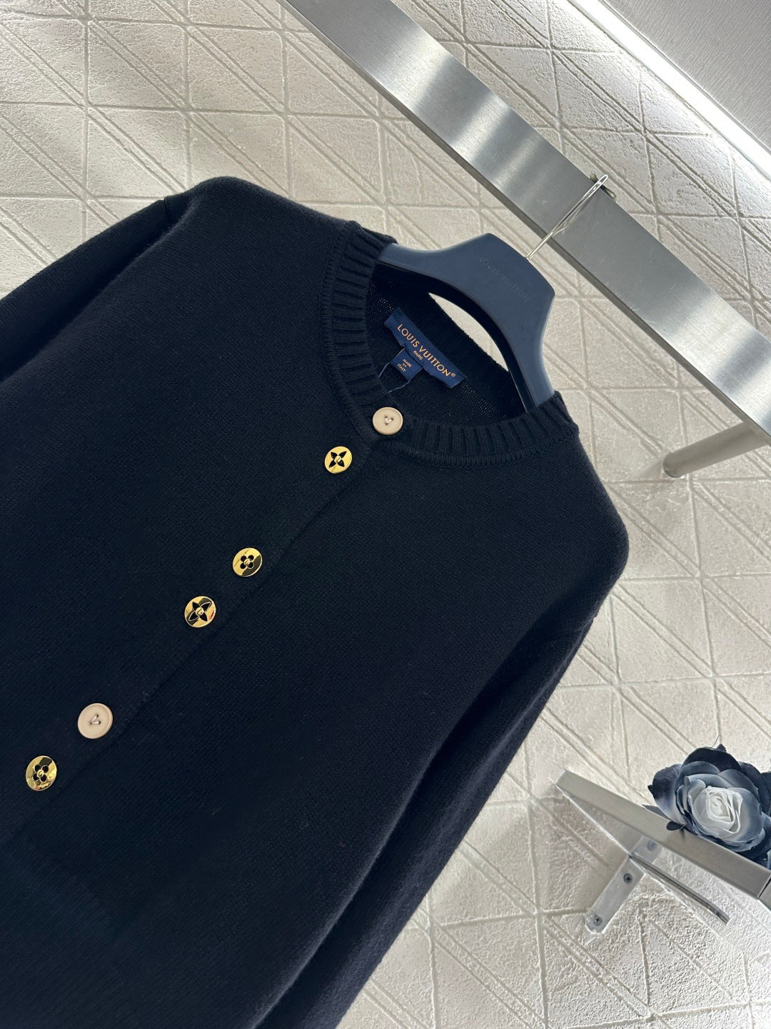 26NEW Button-Up Knitted Cardigan