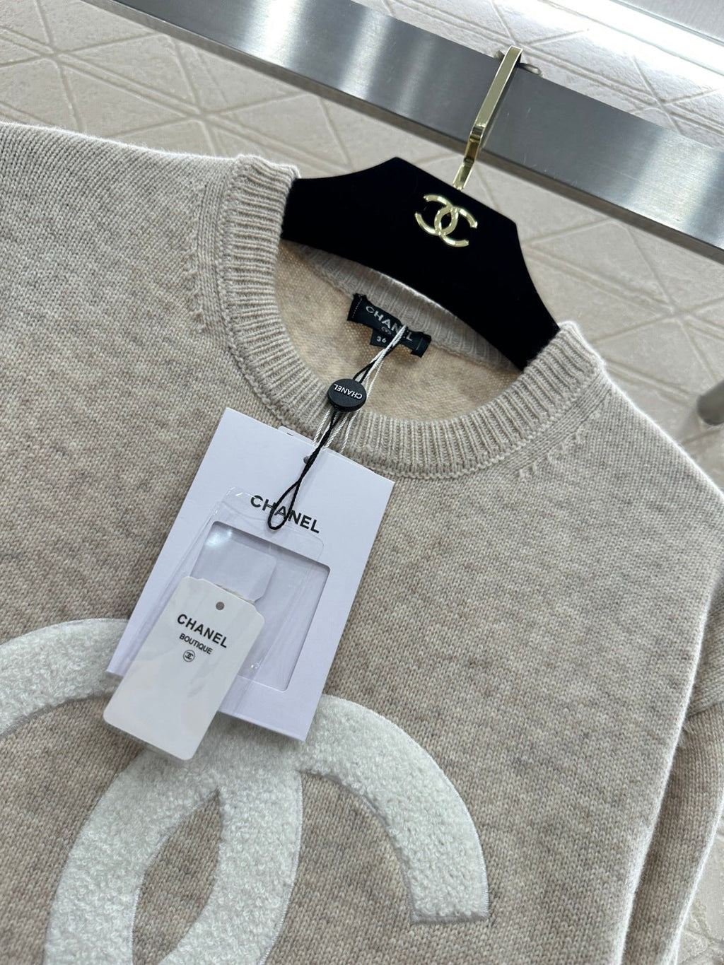 26NEW Crew Neck Simple Logo Pullover Sweater
