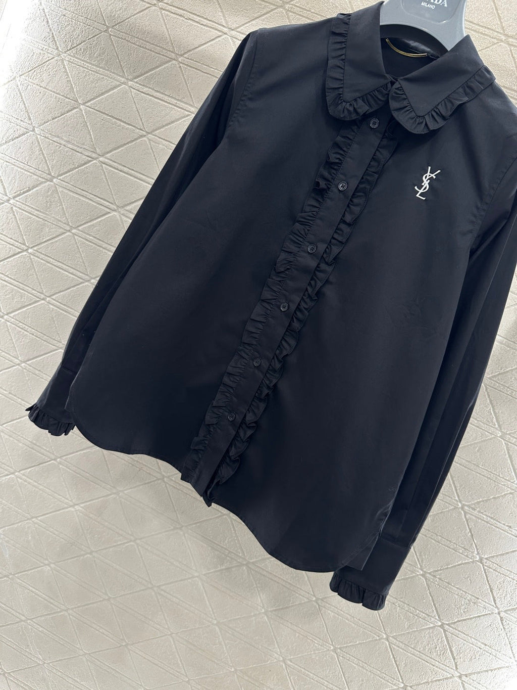 26NEW Lapel Pleated Lace Blouse