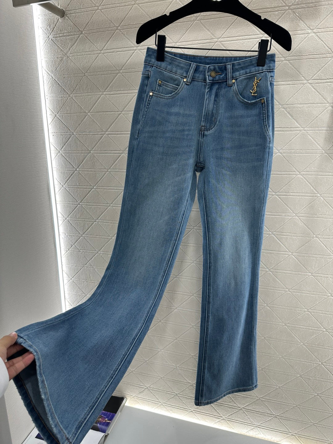 26NEW Flared Slim-Fit High-Waisted Jeans