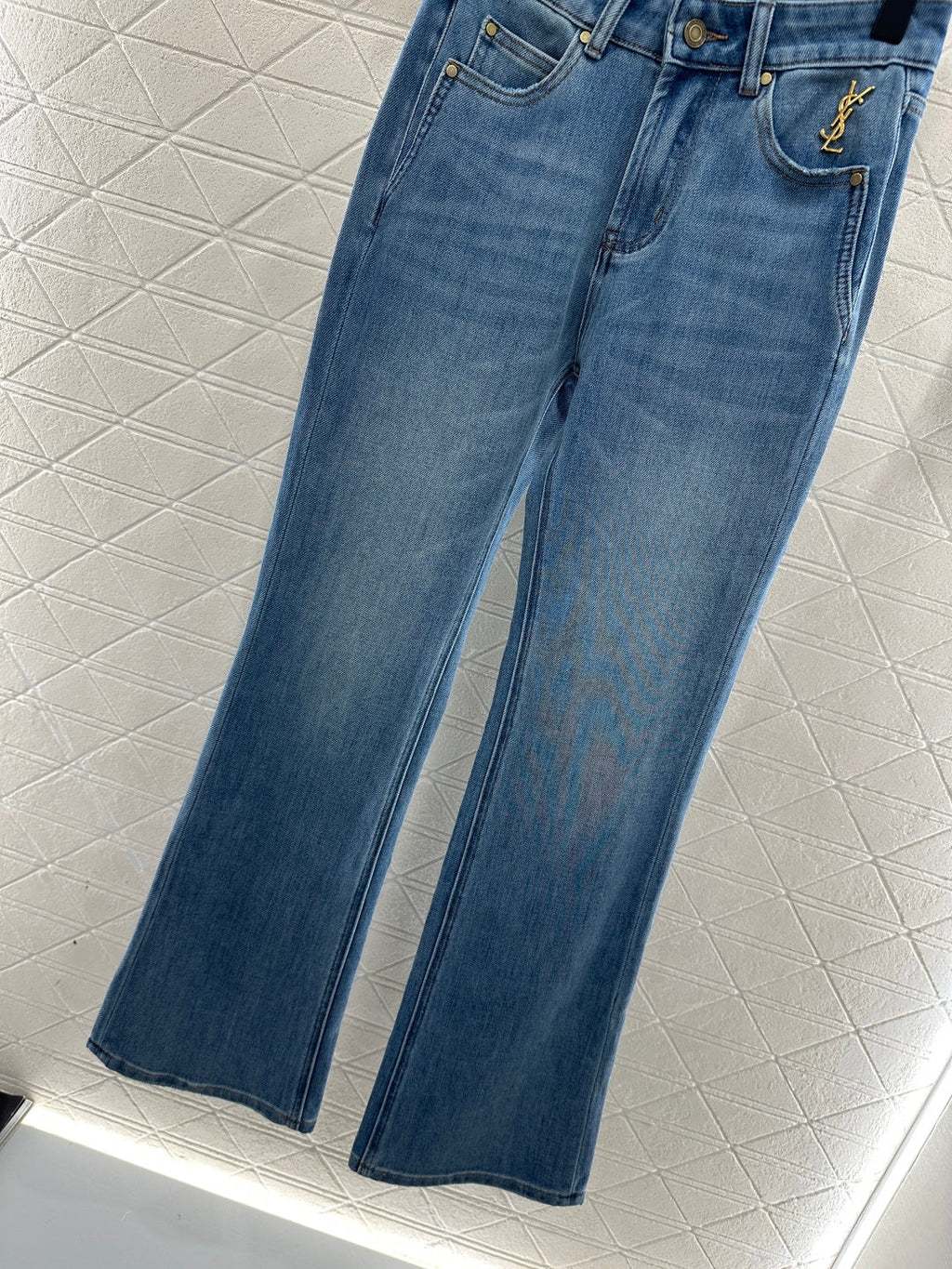 26NEW Flared Slim-Fit High-Waisted Jeans