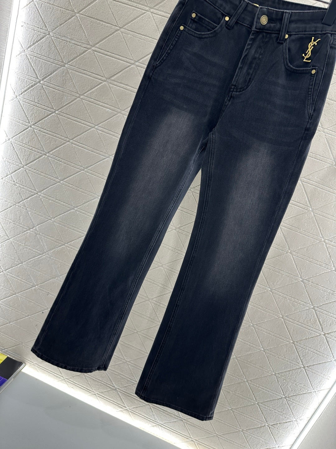 26NEW Flared Slim-Fit High-Waisted Jeans