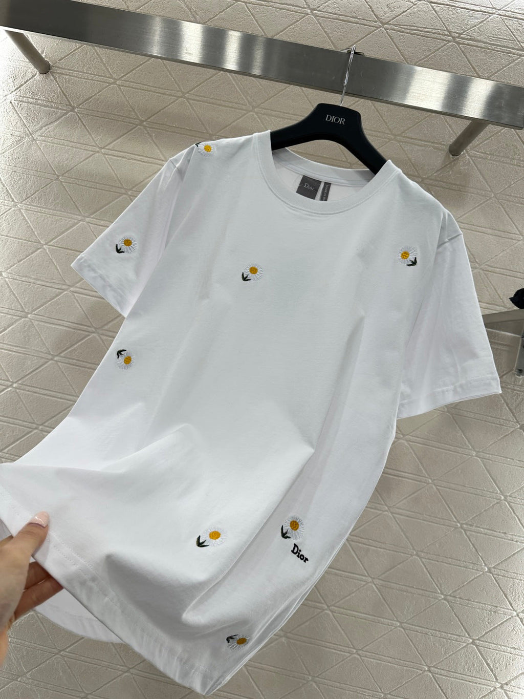 26NEW Embroidered Daisy Logo Short-Sleeve T-Shirt