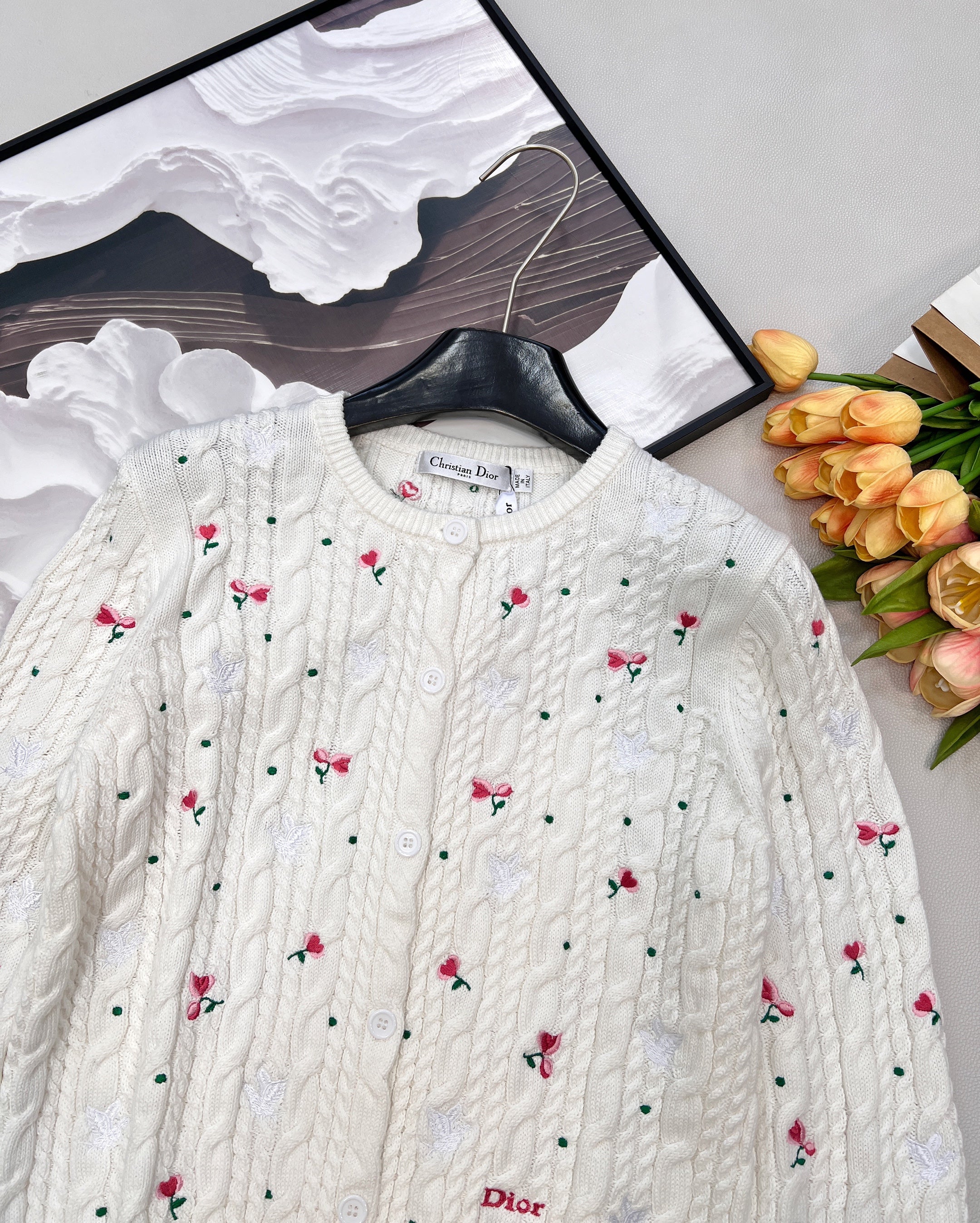 26NEW Round Neck Rose Floral Knit Cardigan
