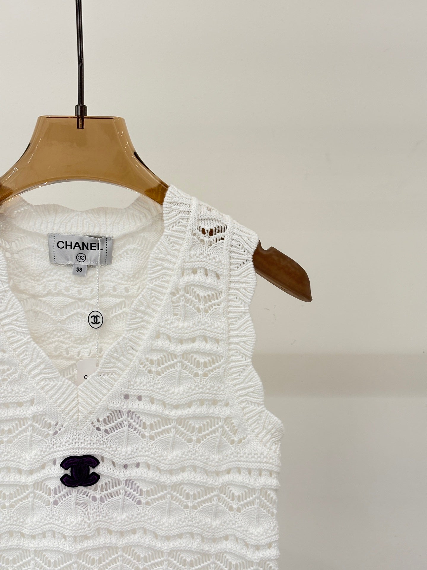 26NEW V-neck 3D jacquard openwork pattern simple casual knitted vest