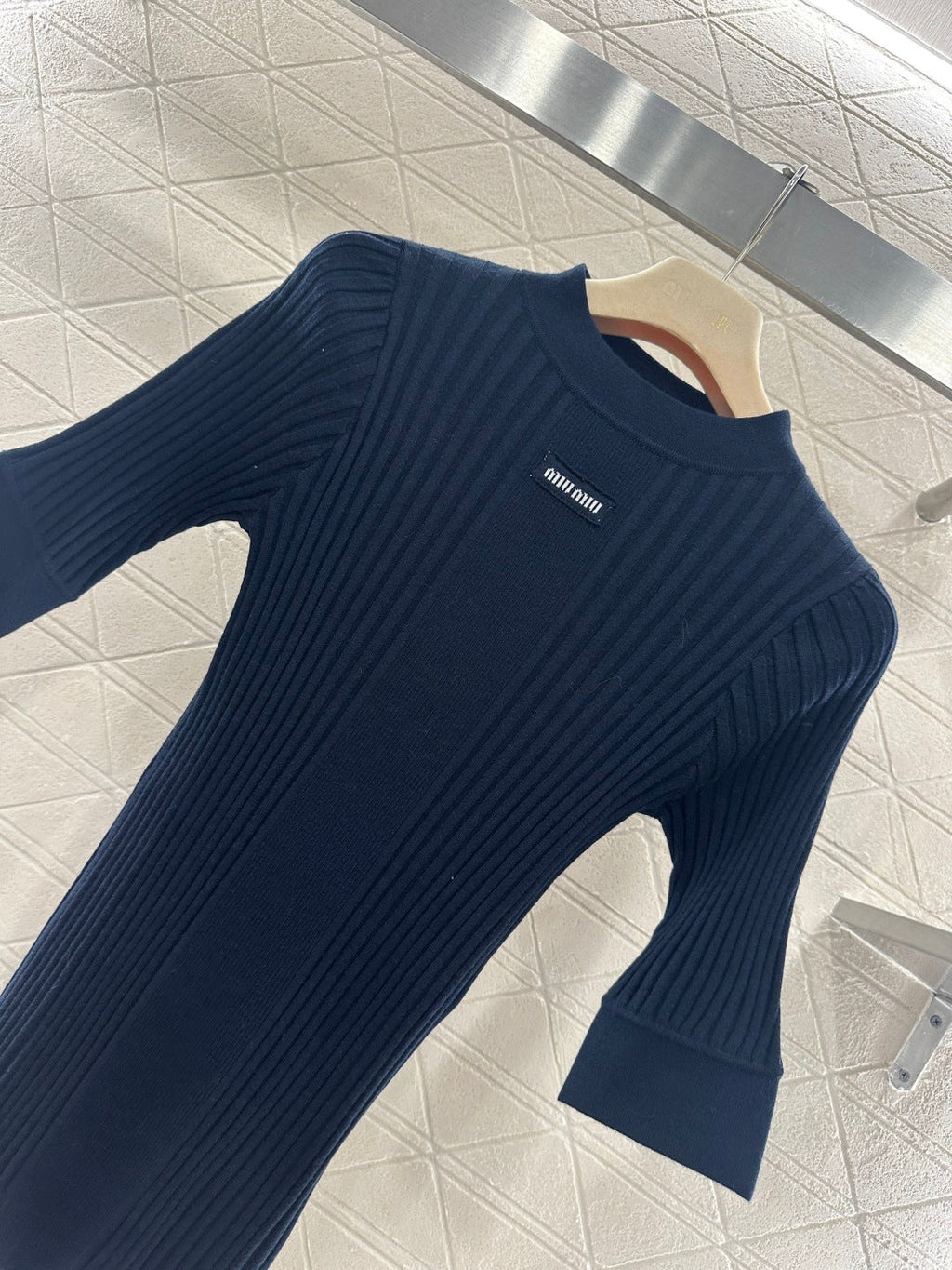26NEW Crew Neck Ribbed Knit Mid-Sleeve Top