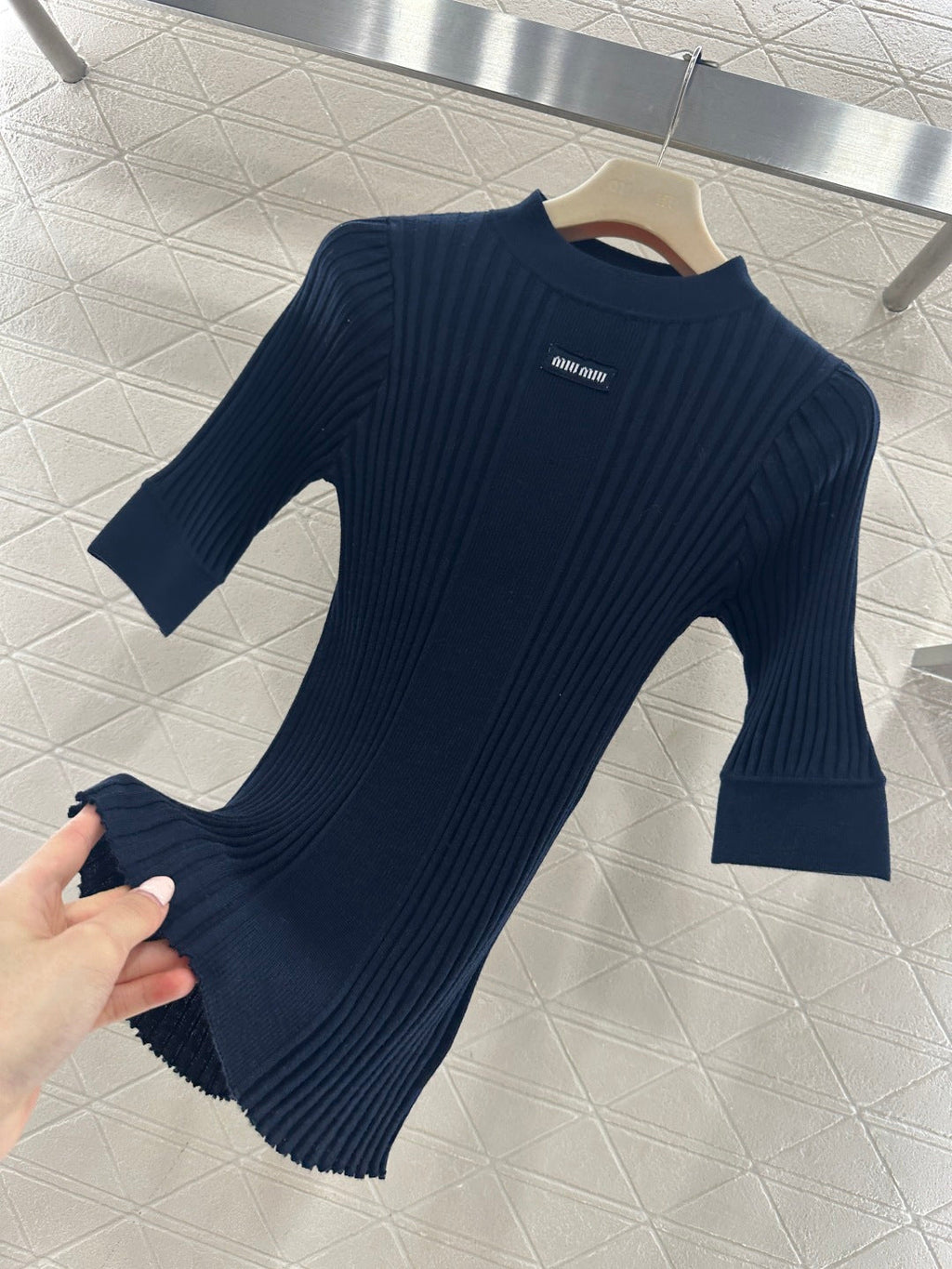 26NEW Crew Neck Ribbed Knit Mid-Sleeve Top