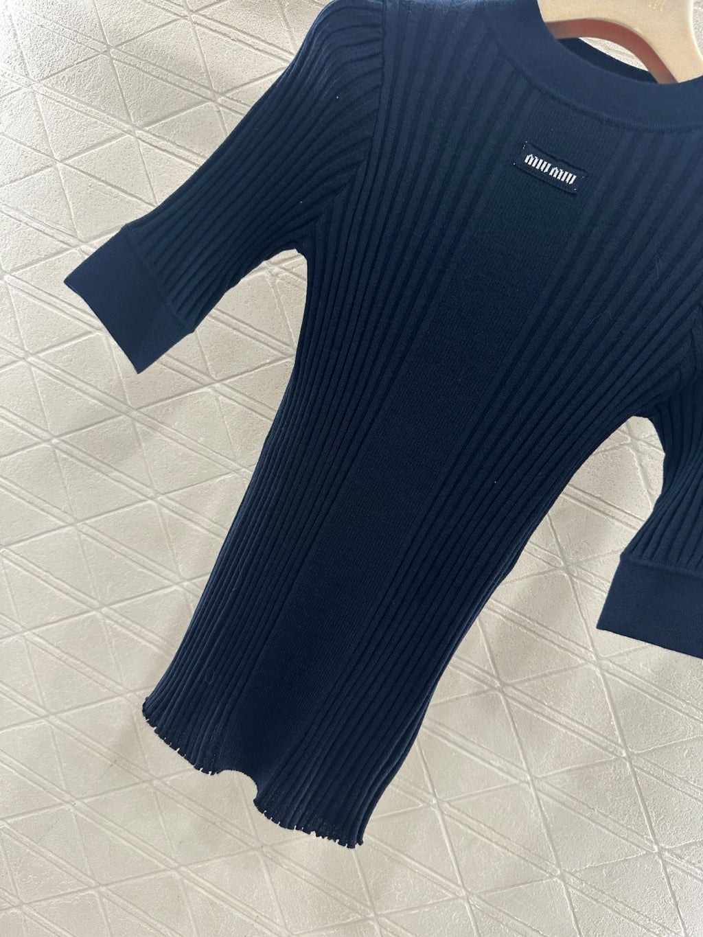 26NEW Crew Neck Ribbed Knit Mid-Sleeve Top