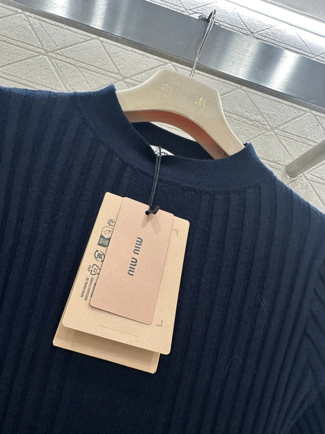 26NEW Crew Neck Ribbed Knit Mid-Sleeve Top
