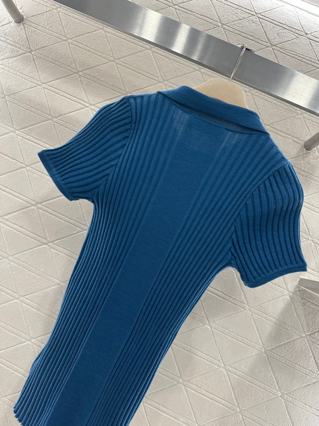 26NEW Collared Half-Open Placket Ribbed Short-Sleeve Knit