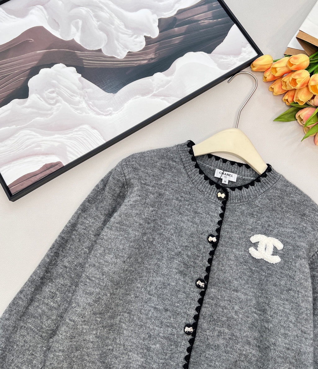 26NEW Crew Neck Cardigan