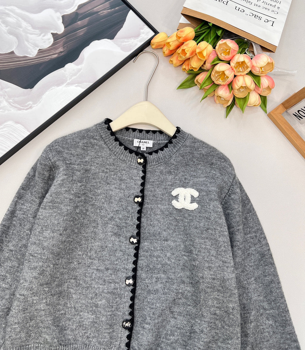 26NEW Crew Neck Cardigan