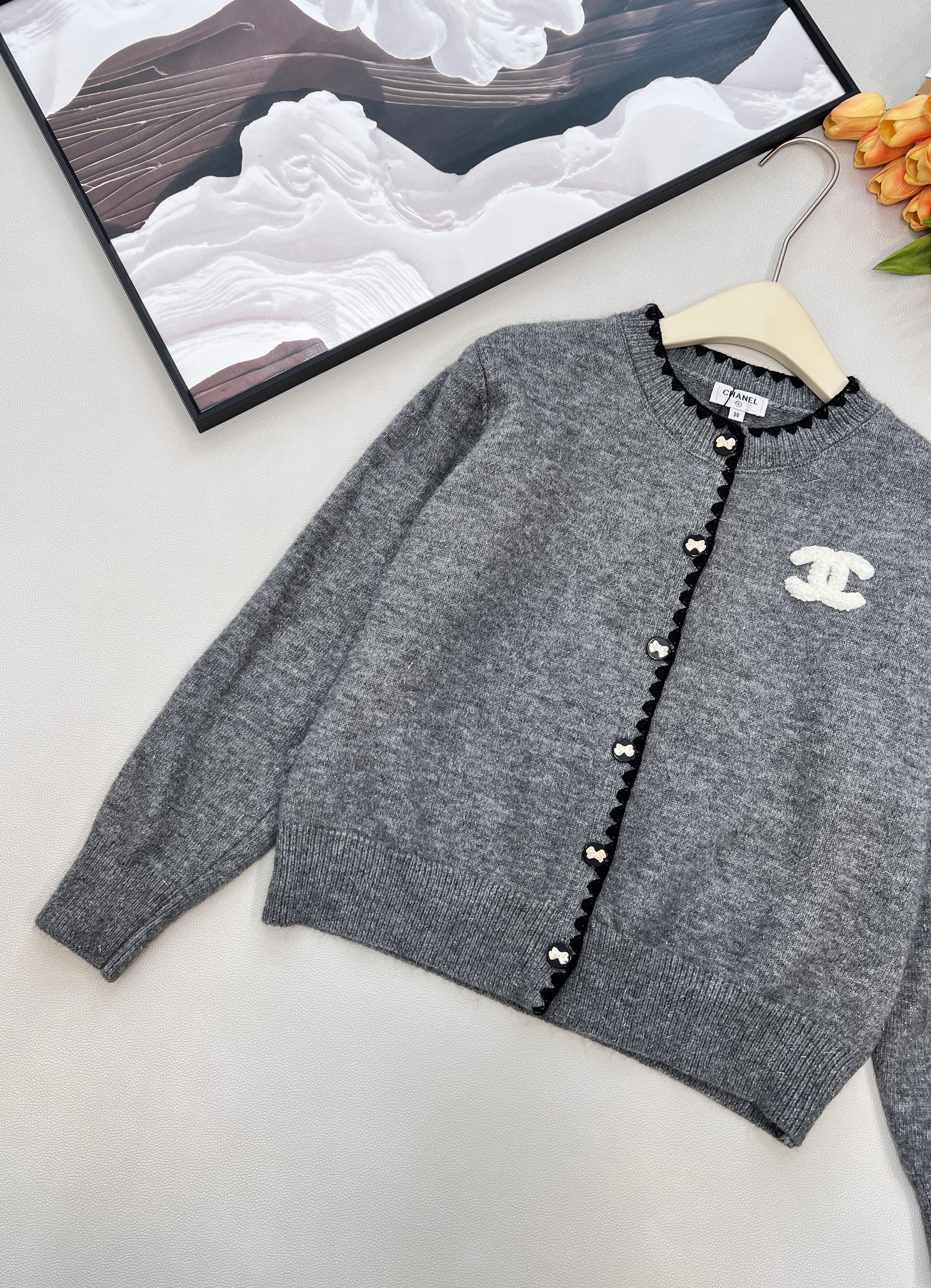 26NEW Crew Neck Cardigan