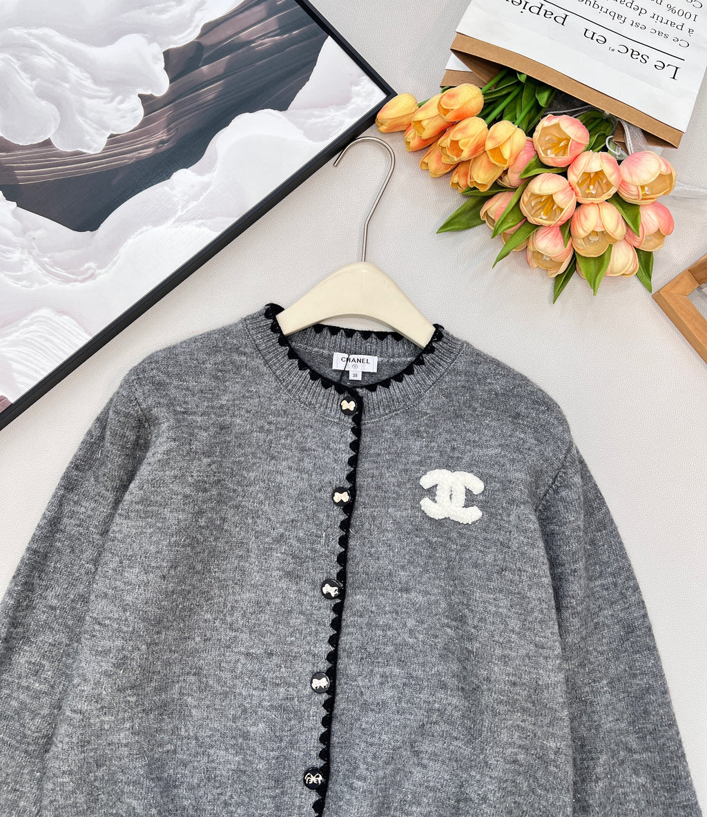 26NEW Crew Neck Cardigan