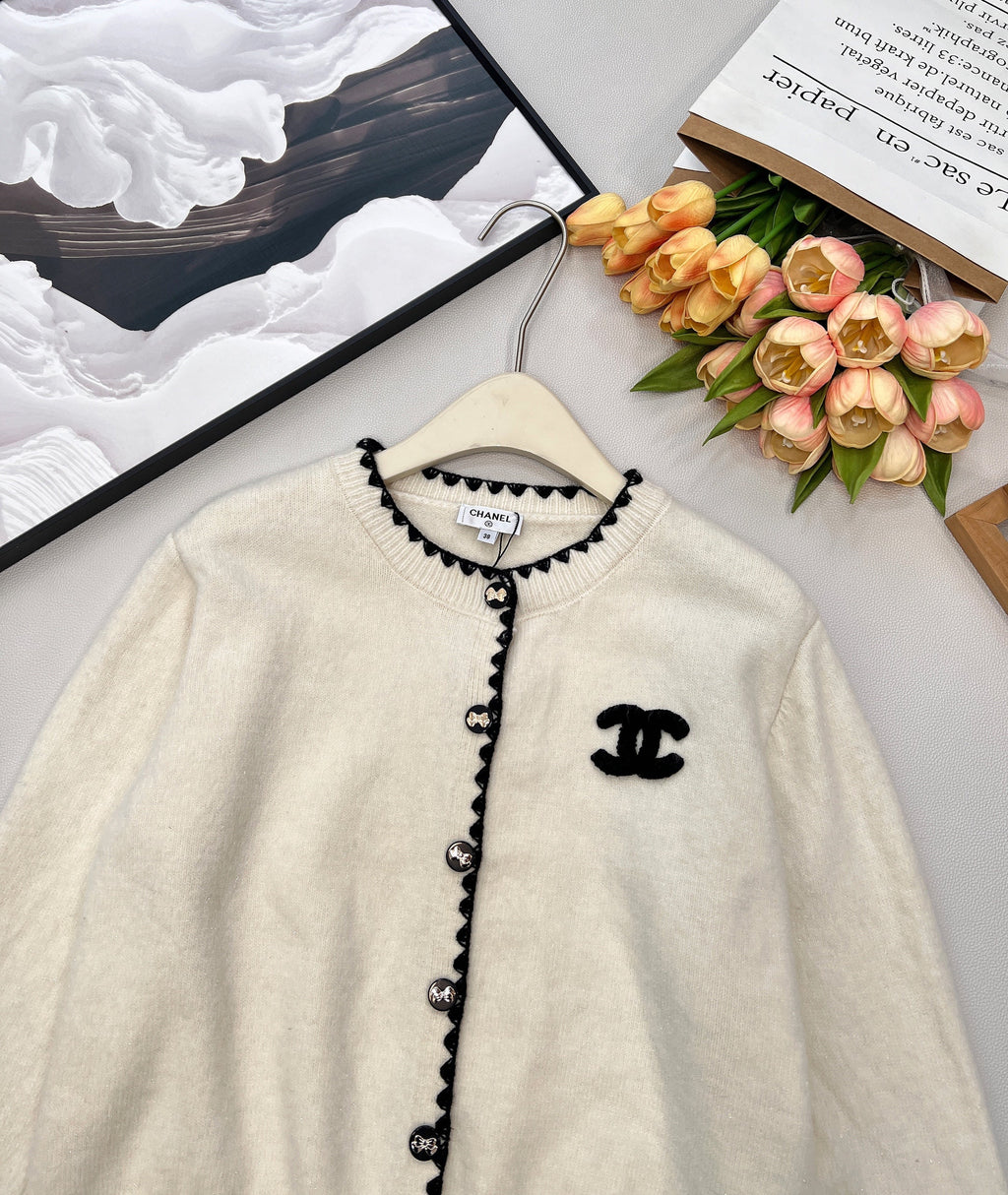 26NEW Crew Neck Cardigan