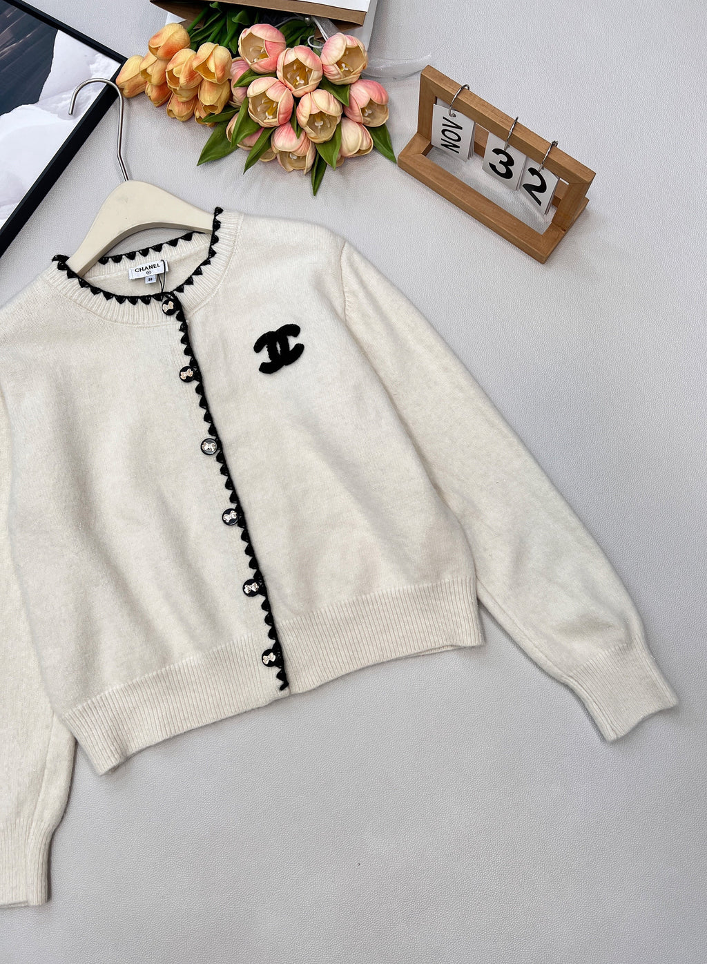 26NEW Crew Neck Cardigan