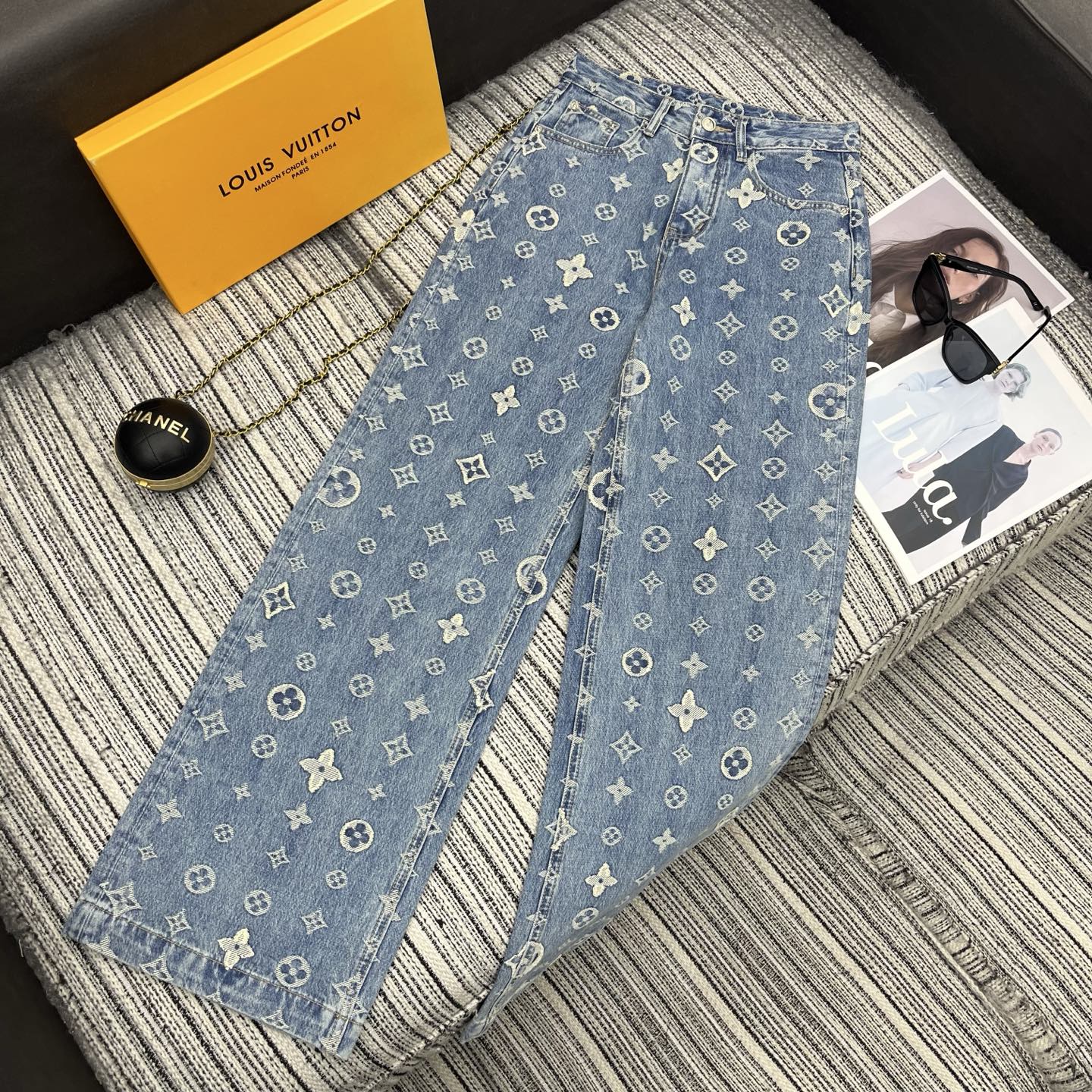 26NEW Letter Jacquard Straight Leg Jeans