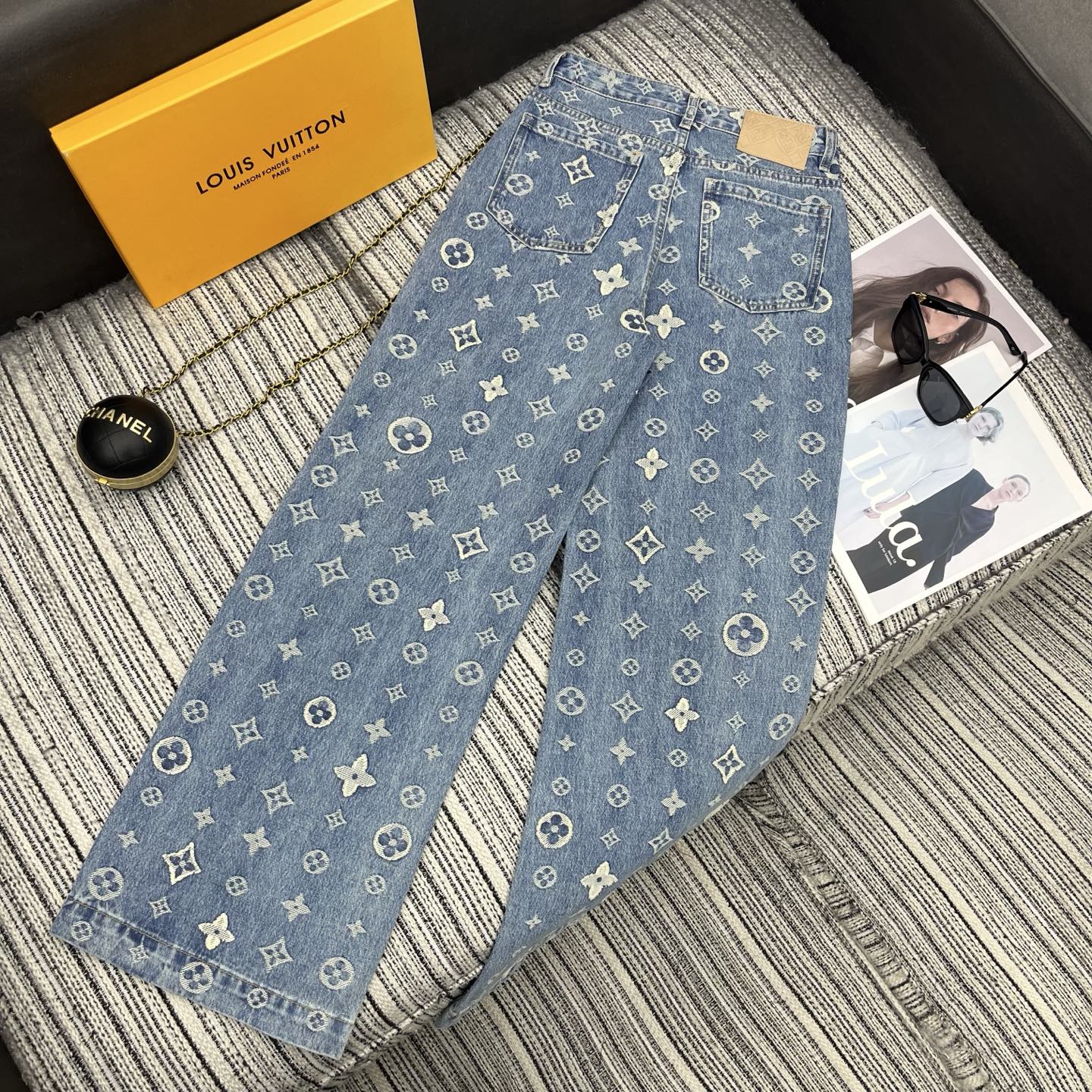 26NEW Letter Jacquard Straight Leg Jeans