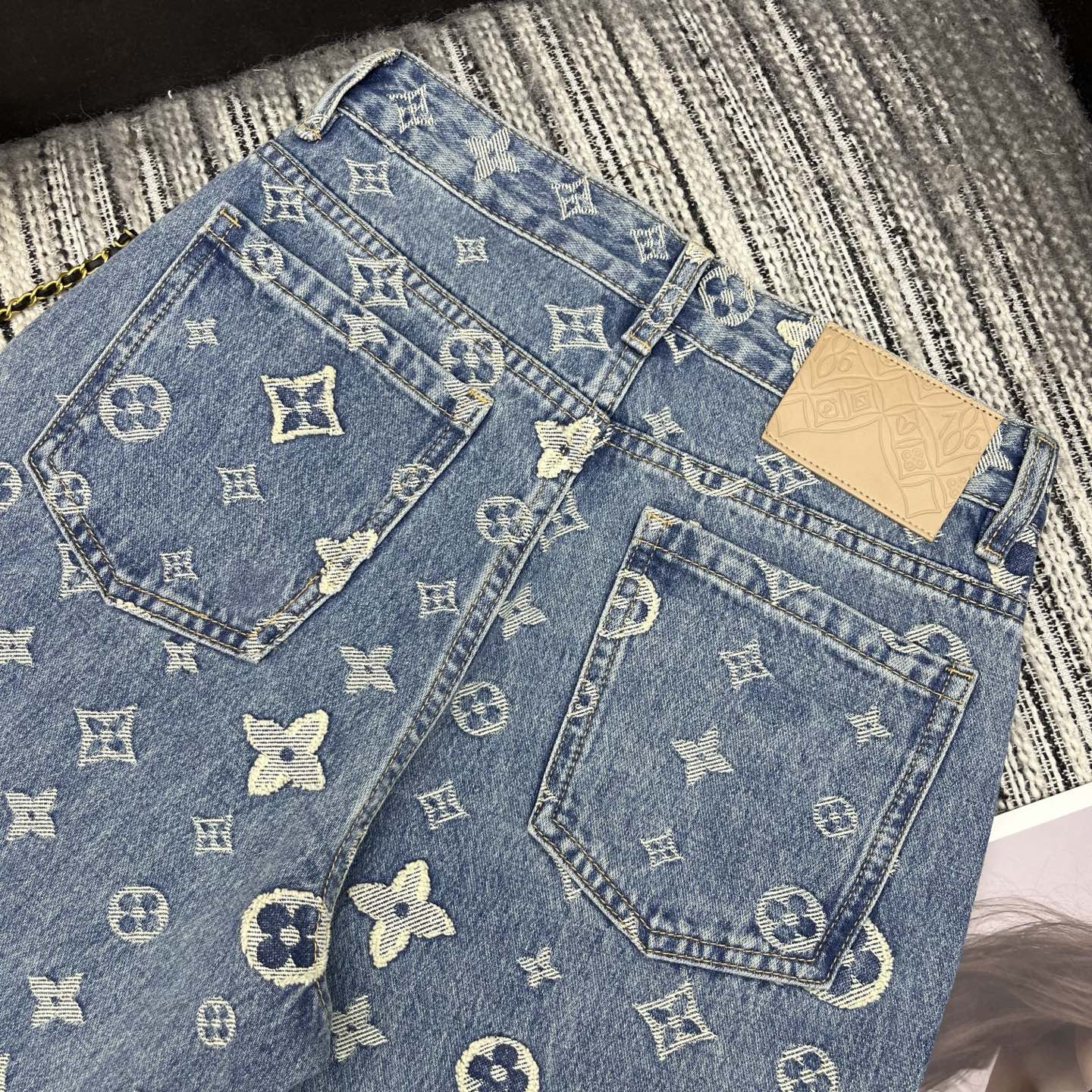 26NEW Letter Jacquard Straight Leg Jeans