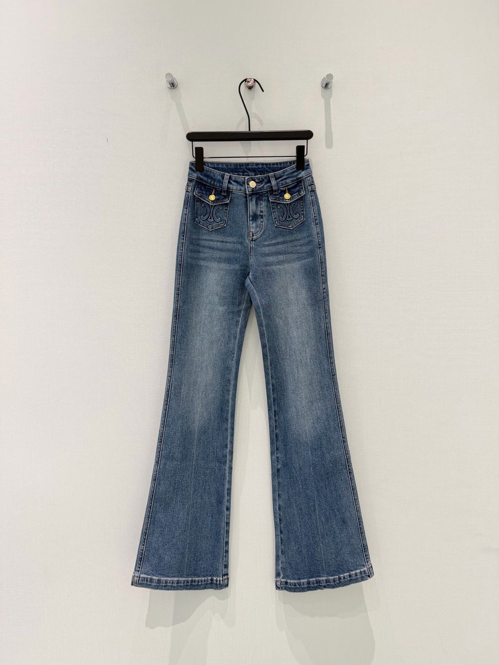 26NEW Double Pocket Embossed Flared Jeans