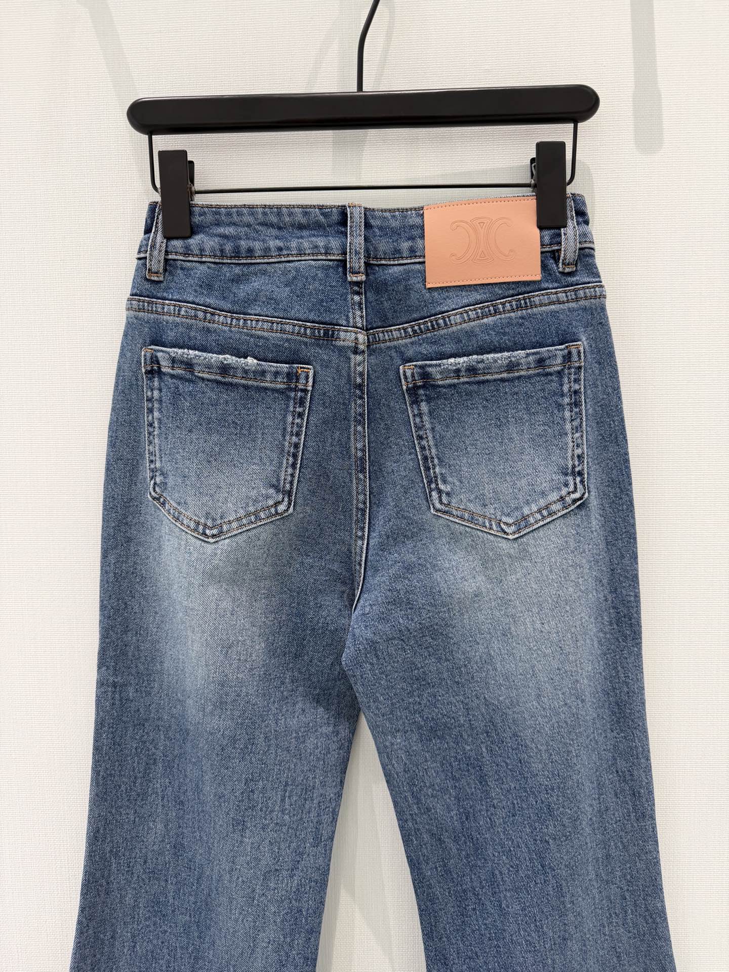 26NEW Double Pocket Embossed Flared Jeans
