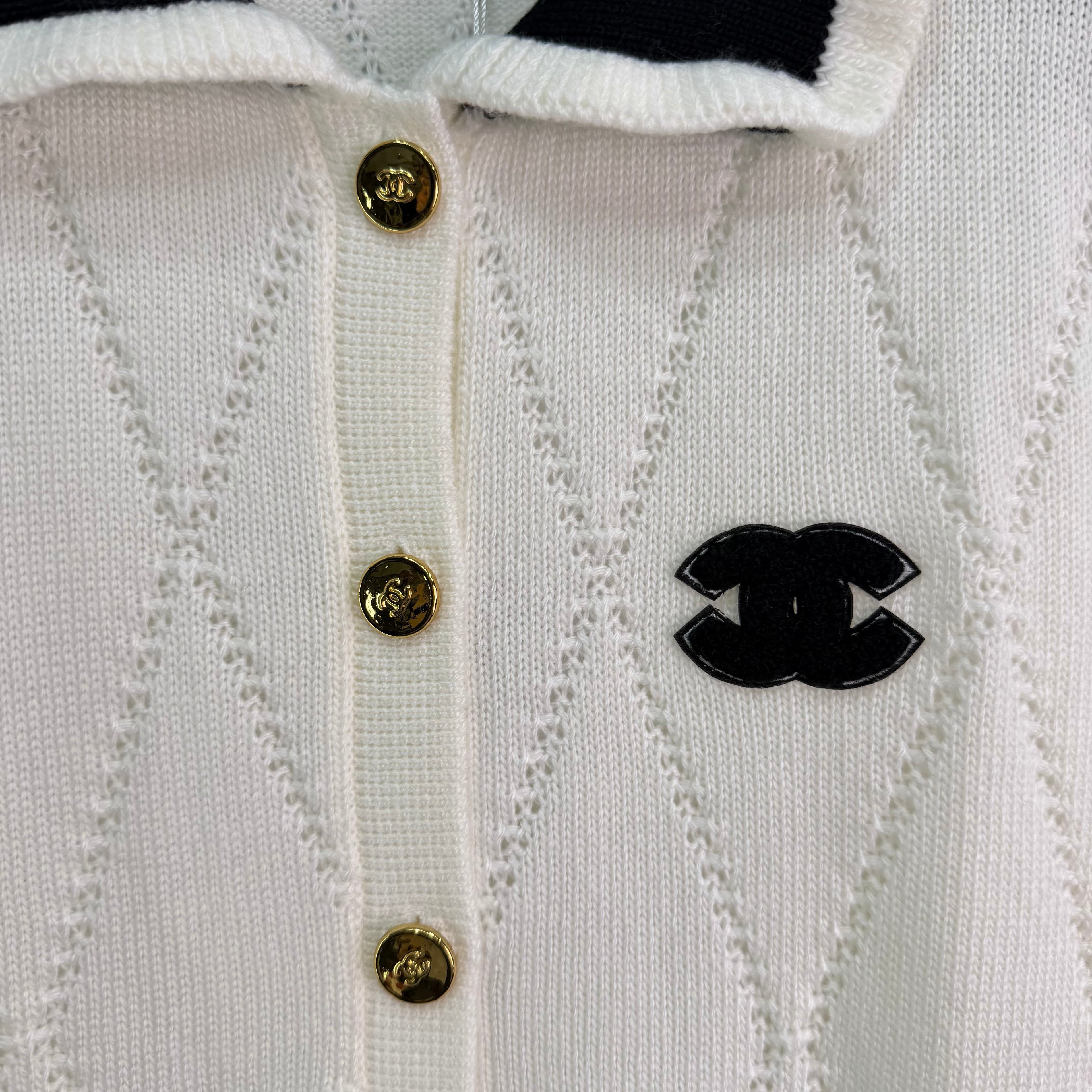 26NEW Diamond Pattern Knit Cardigan