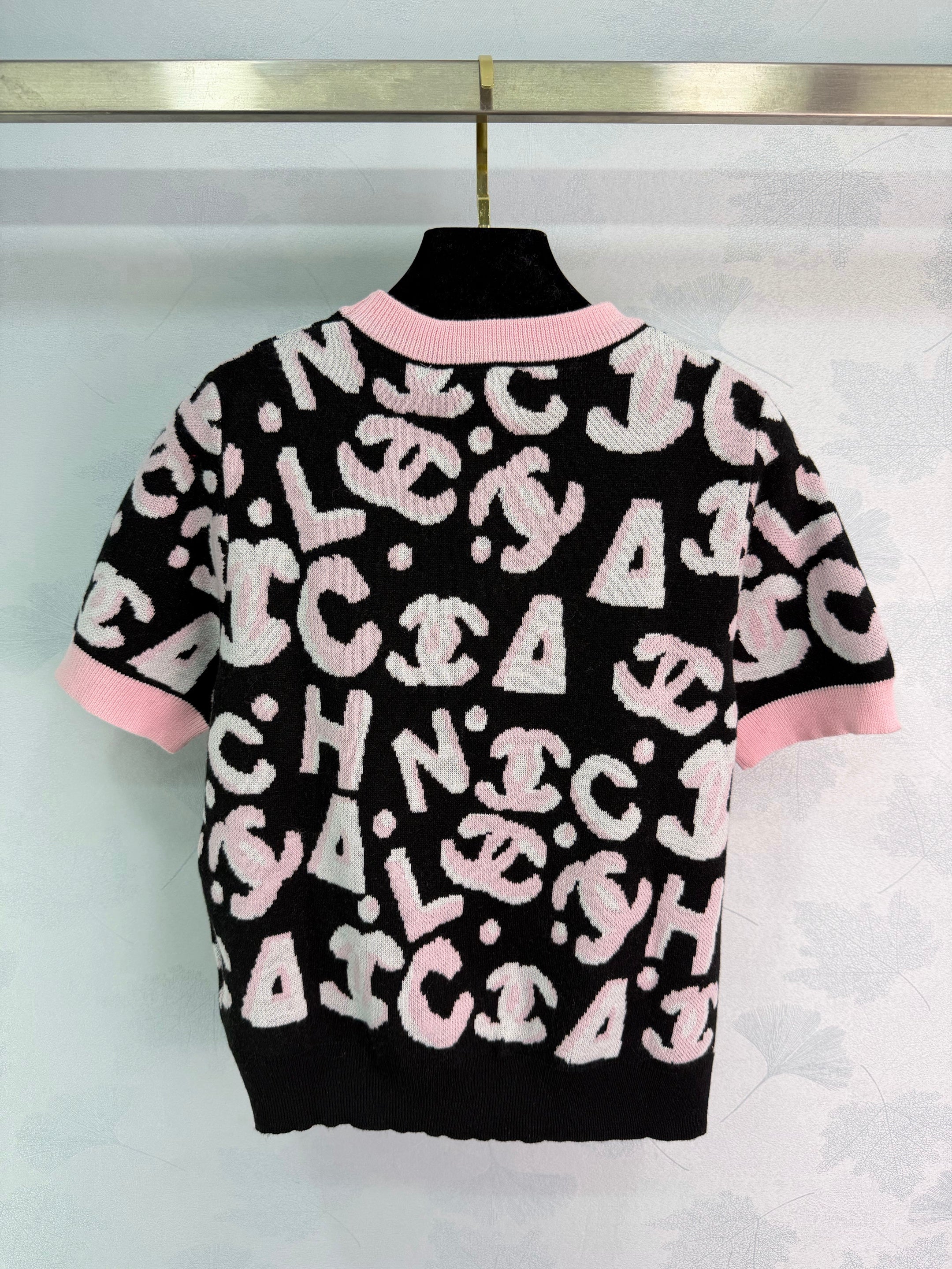 26NEW Short-Sleeve Knitwear