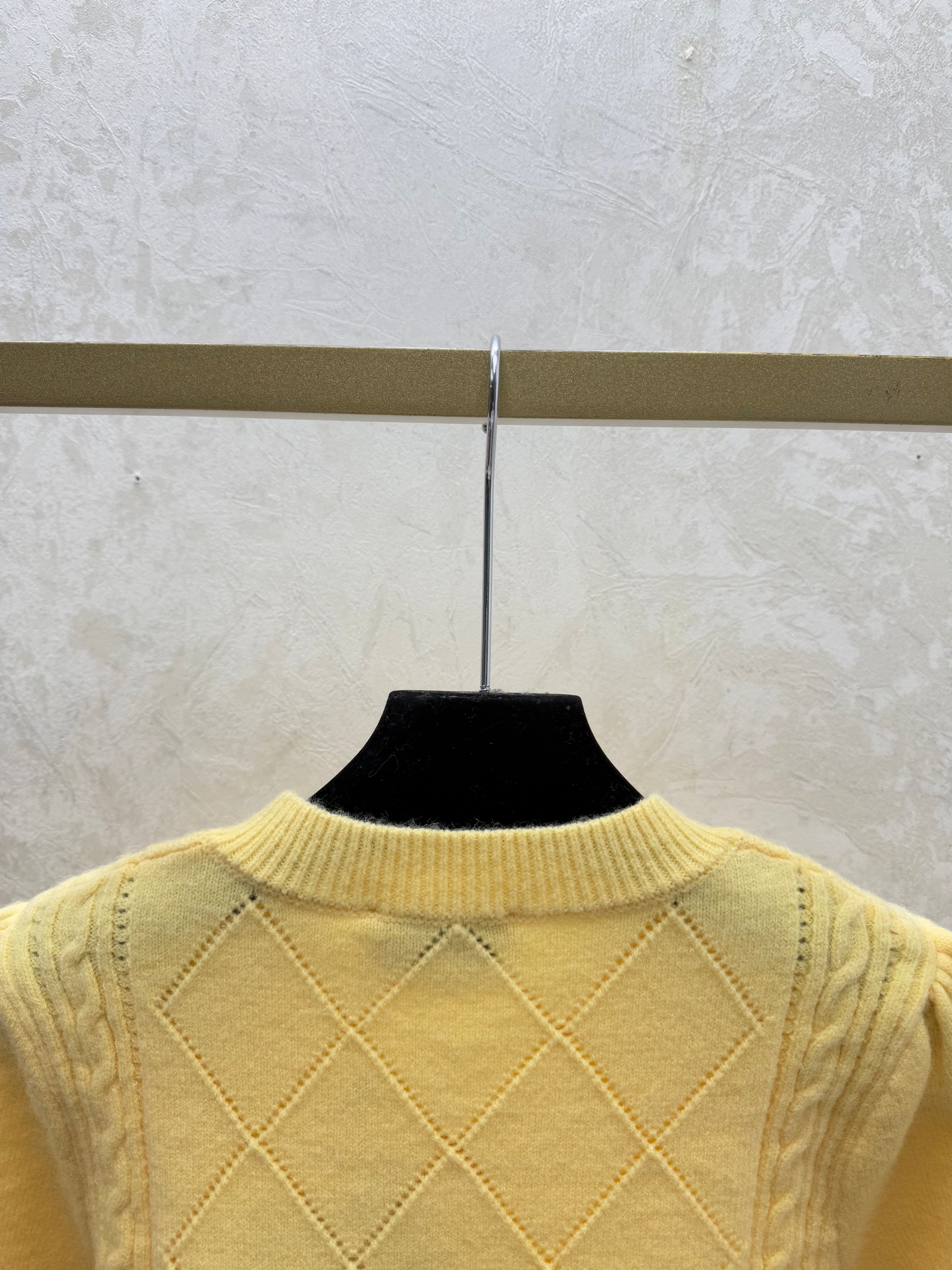 26NEW Solid Color Diamond Pattern Crew Neck Knit Short Sleeve