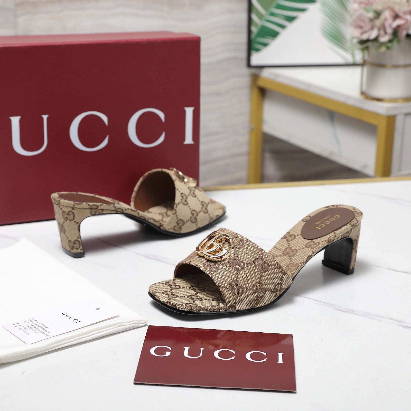 26NEW Mid-Heel Sandals