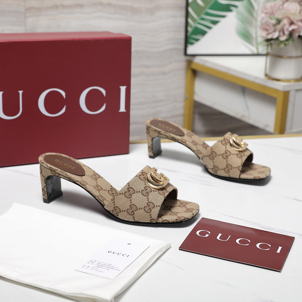 26NEW Mid-Heel Sandals