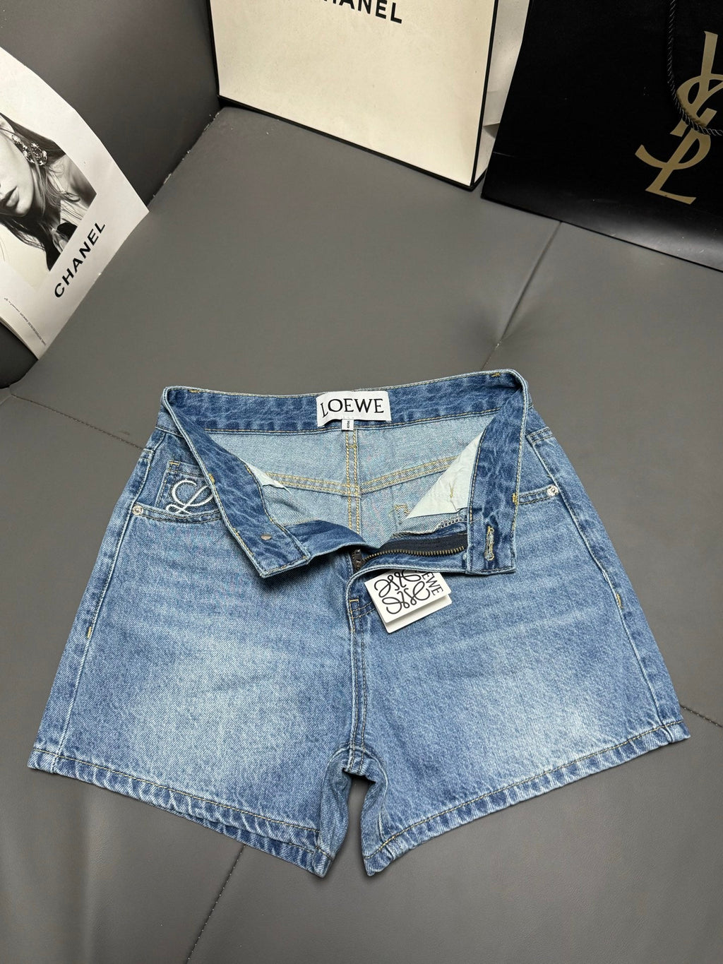 26NEW Pocket Embroidered Rhinestone Denim Shorts