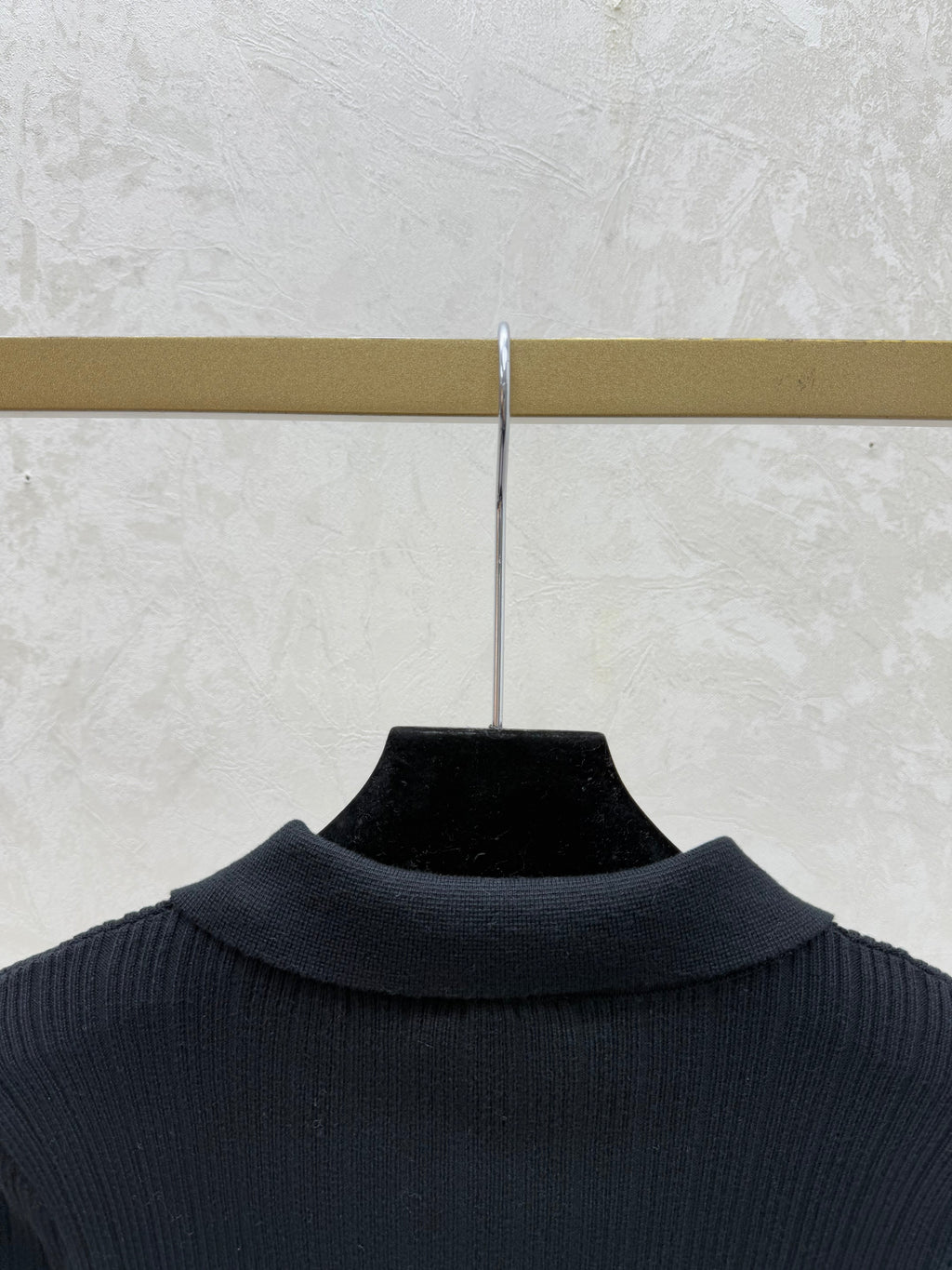 26NEW Solid Color Collared Knit Long Sleeve