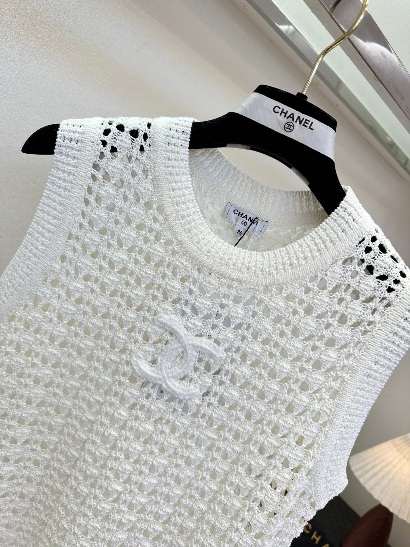 26NEW French-style openwork knit vest