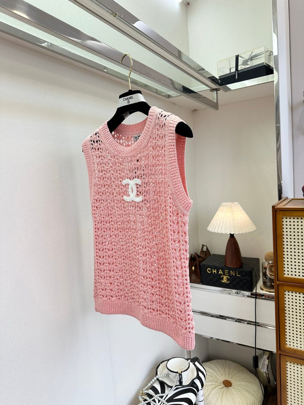 26NEW French-style openwork knit vest