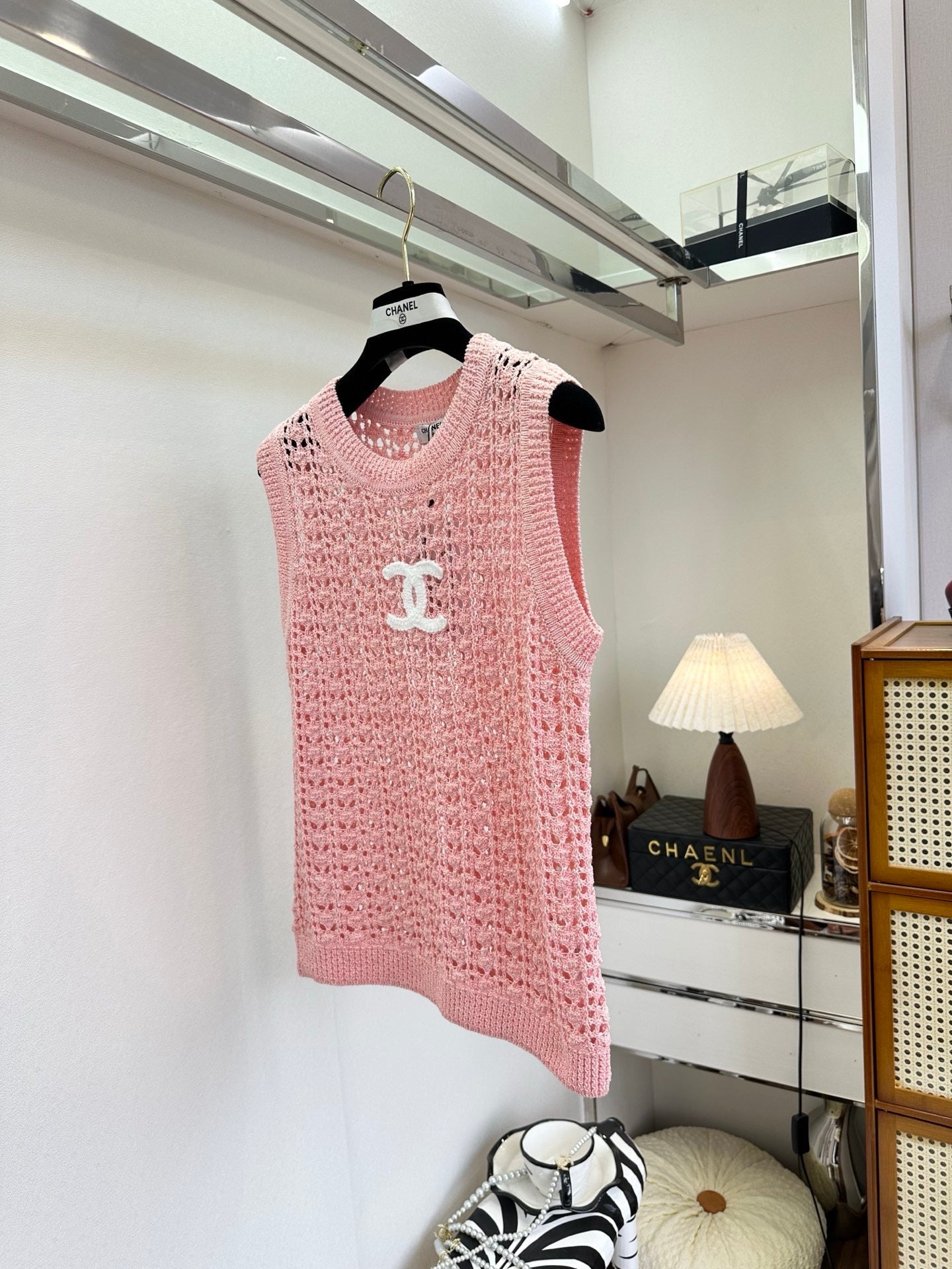 26NEW French-style openwork knit vest