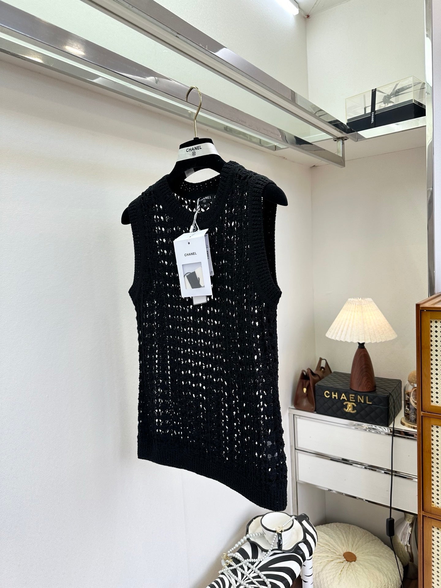 26NEW French-style openwork knit vest