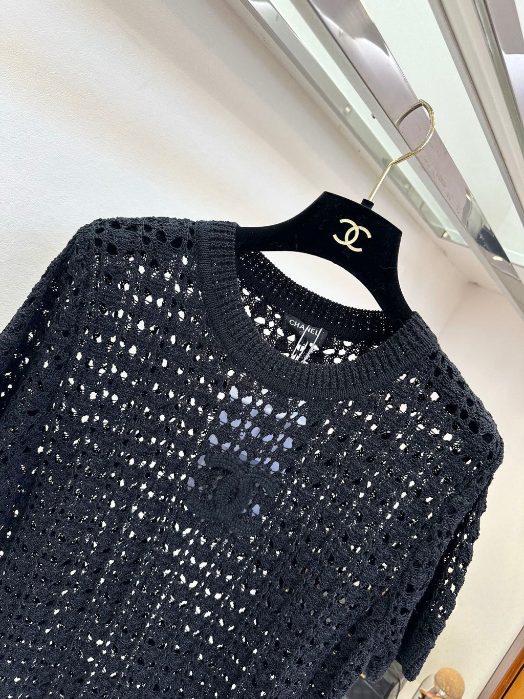 26NEW French-style openwork knit top