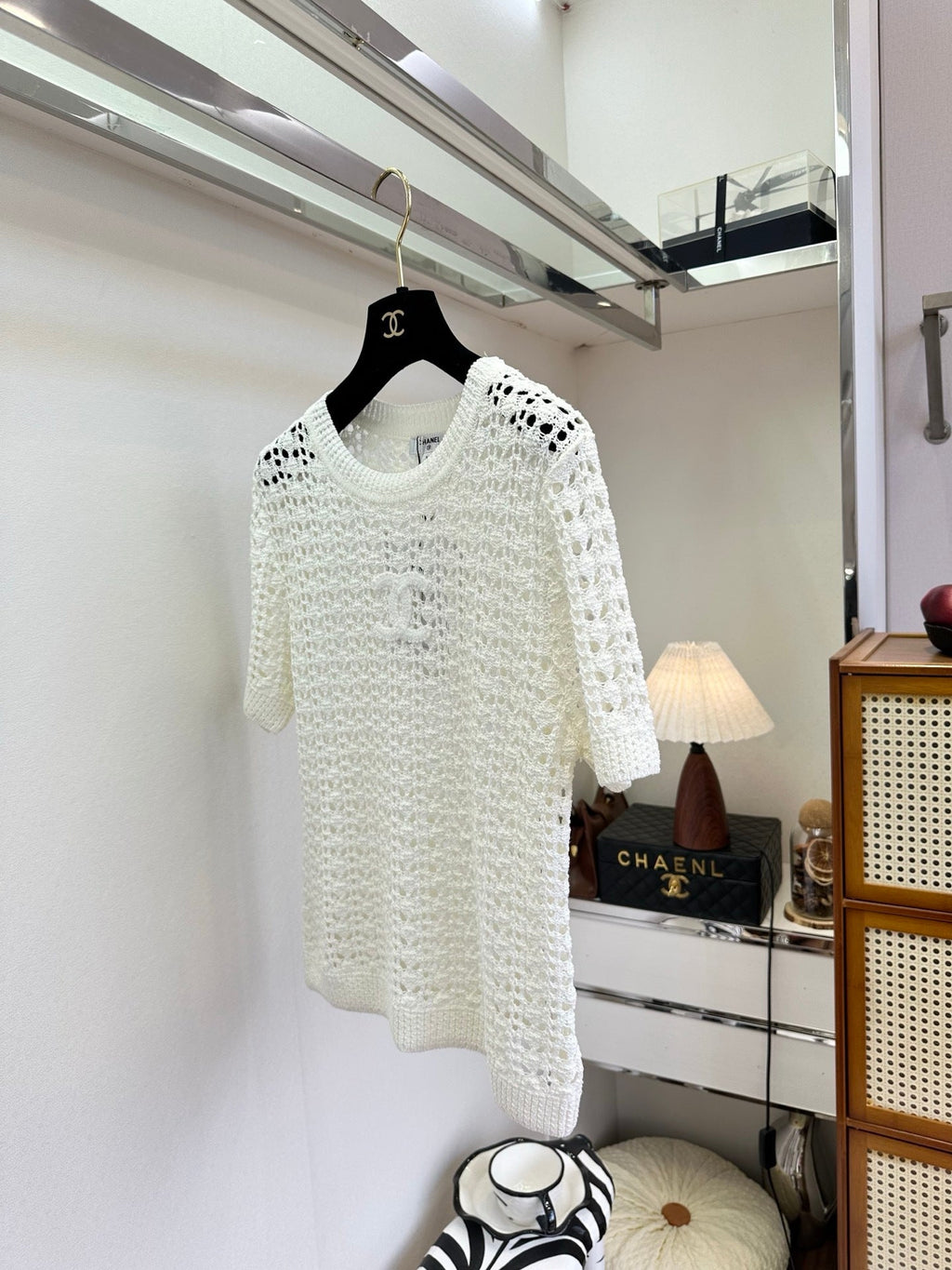 26NEW French-style openwork knit top