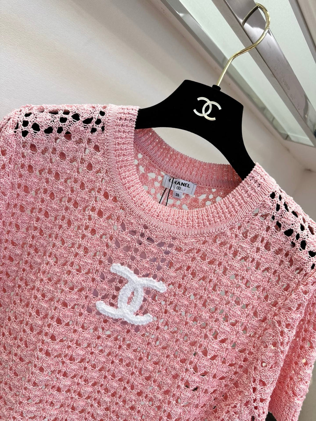 26NEW French-style openwork knit top