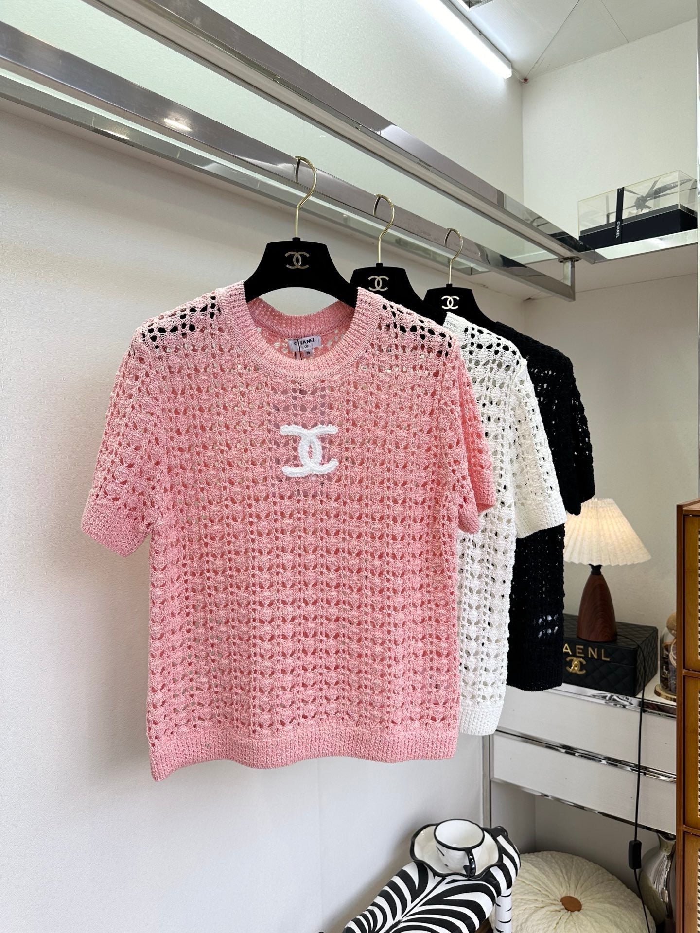 26NEW French-style openwork knit top