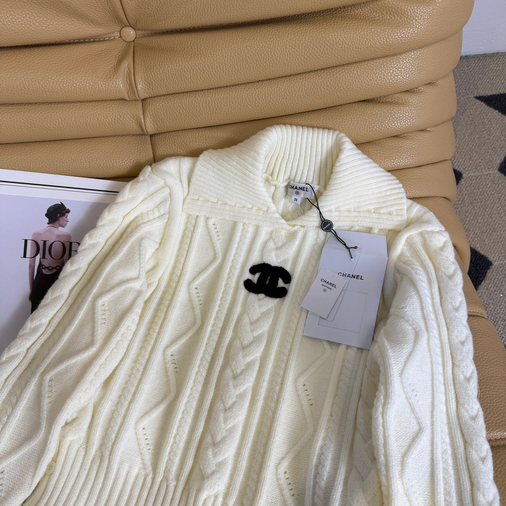 26NEW French White Cable Knit Sweater