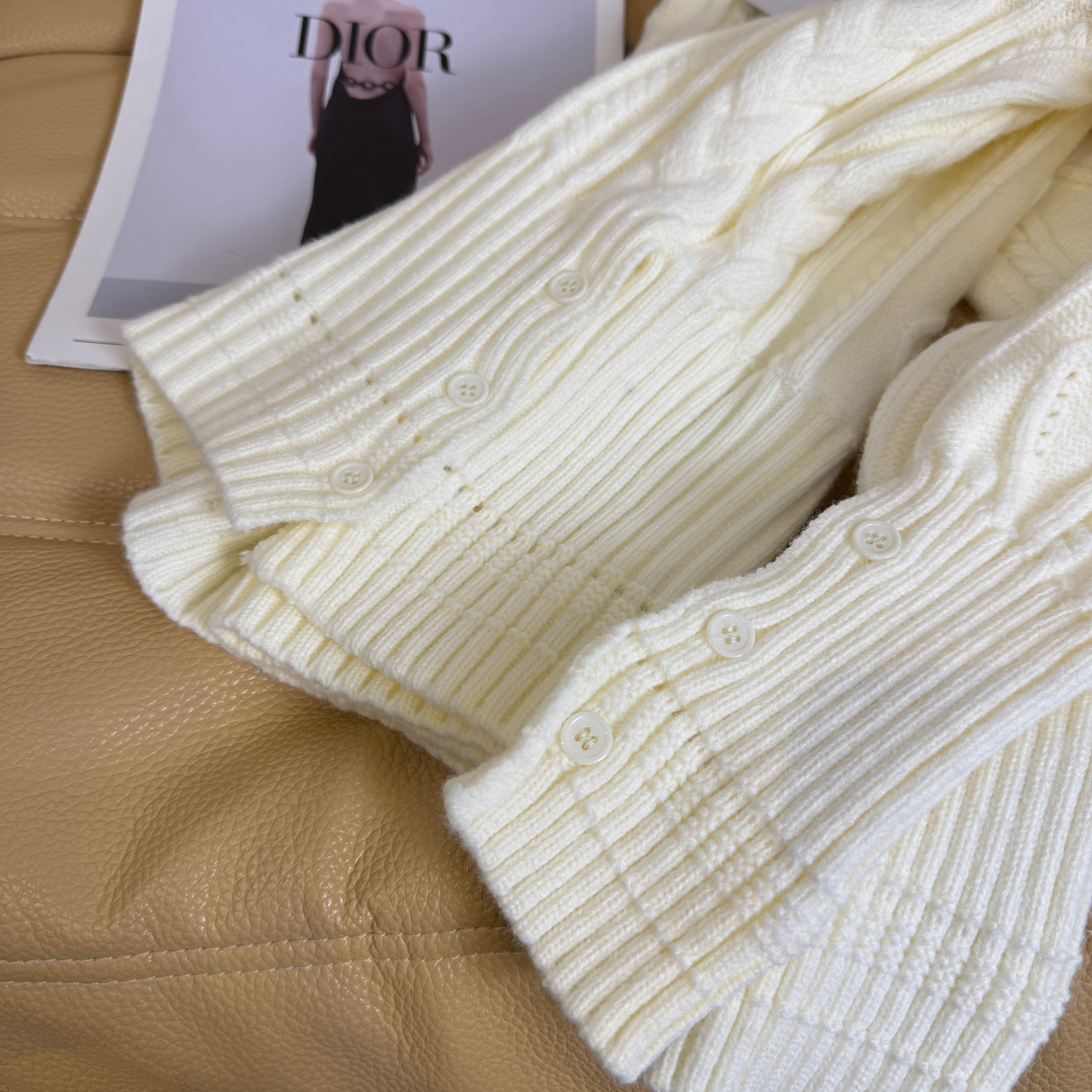 26NEW French White Cable Knit Sweater