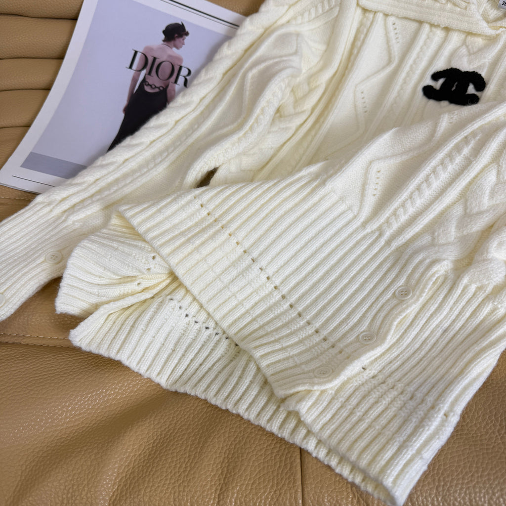 26NEW French White Cable Knit Sweater