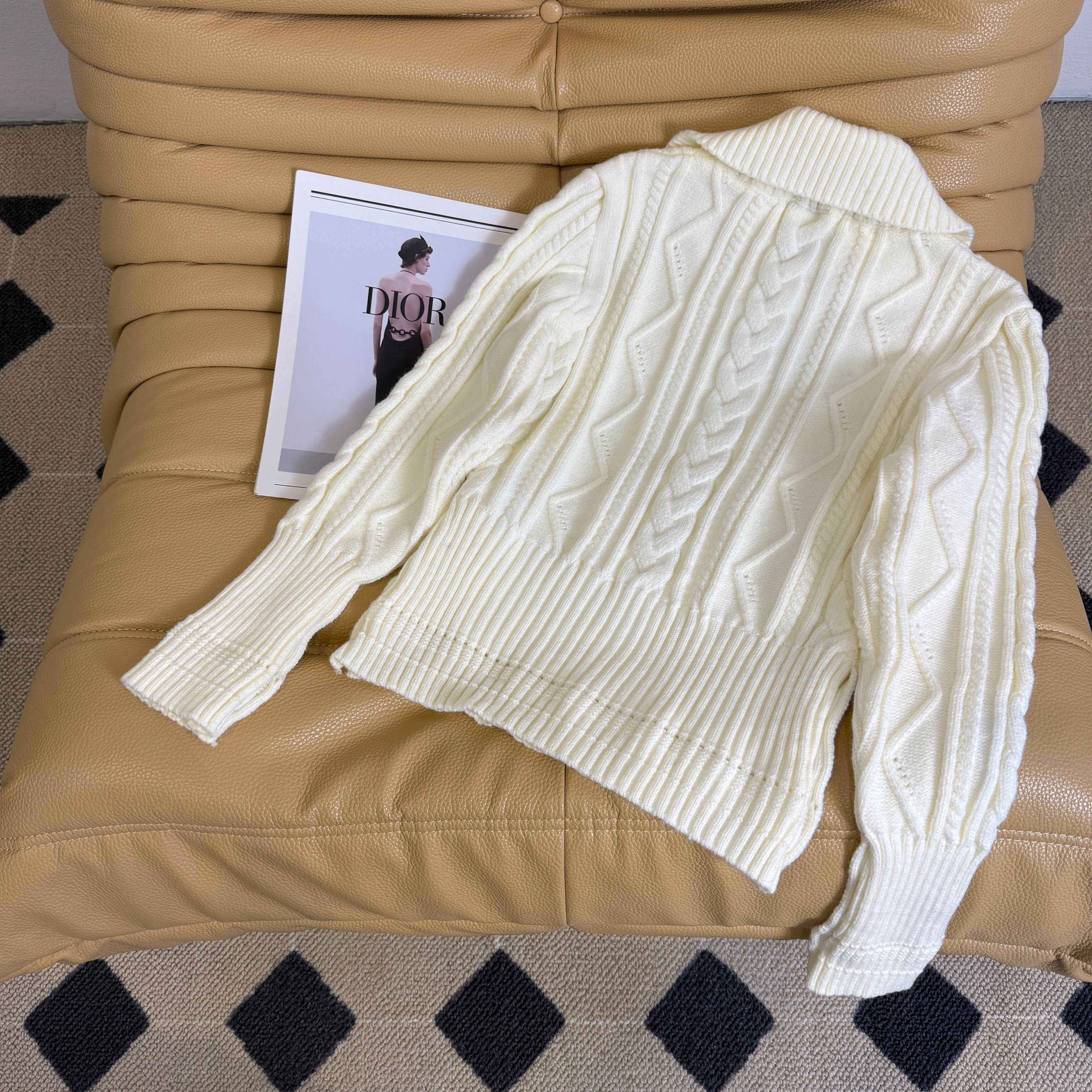 26NEW French White Cable Knit Sweater