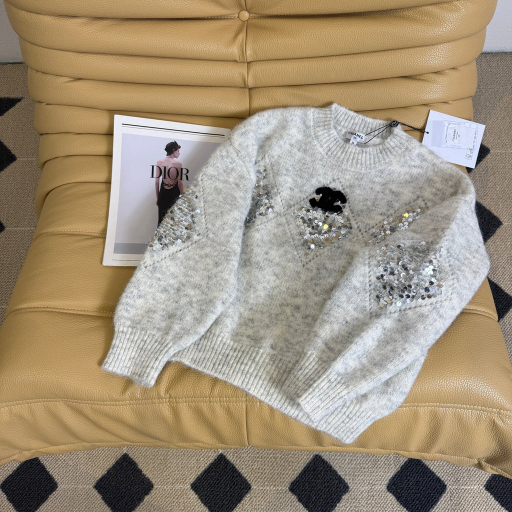 26NEW Sequined Diamond Pattern Sweater